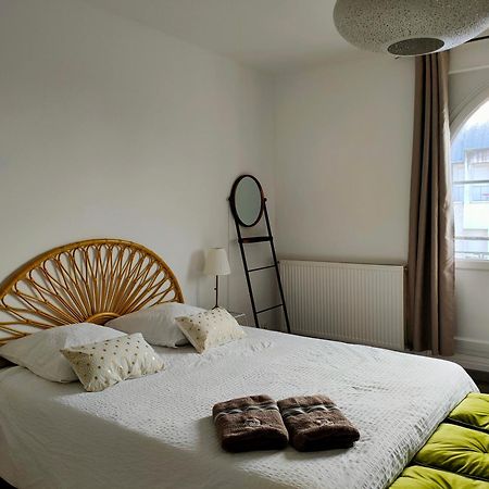 A La Villa Perroy Les Chambres Sont Spacieuses Et Les Petit-Dejeuners Offerts Dunkirk Exterior photo