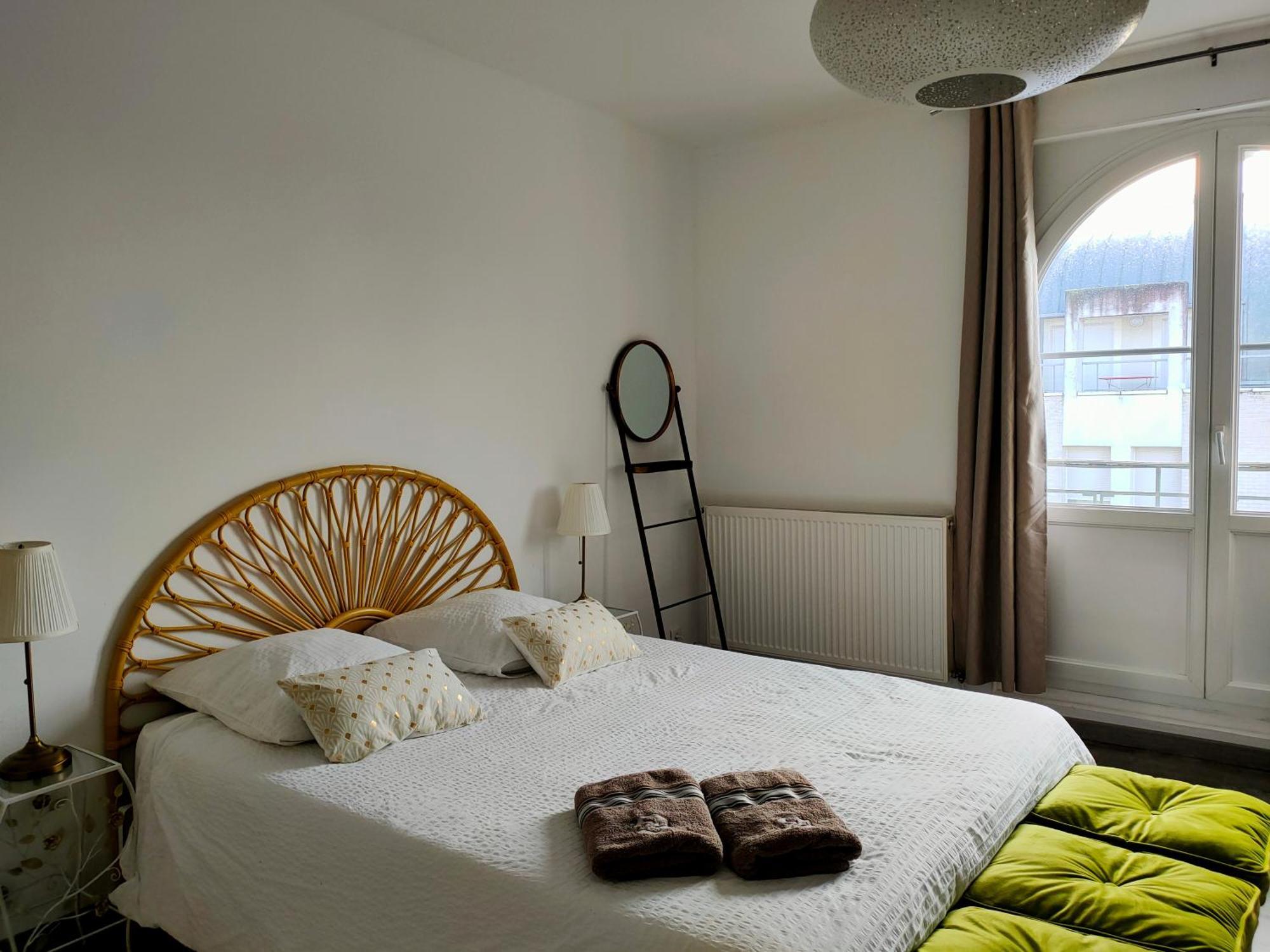 A La Villa Perroy Les Chambres Sont Spacieuses Et Les Petit-Dejeuners Offerts Dunkirk Exterior photo